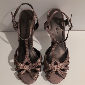 Victoria Women's 8 Tan Heels